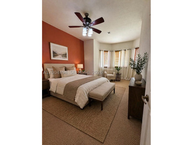 Stunning 5-bedroom, 4-bath residence in the prestigious gated - photo 4
