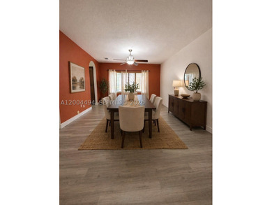 Stunning 5-bedroom, 4-bath residence in the prestigious gated - photo 10