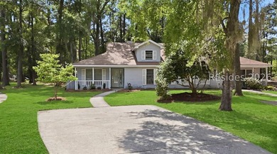 Conveniently located just minutes from Downtown Beaufort, all - photo 5