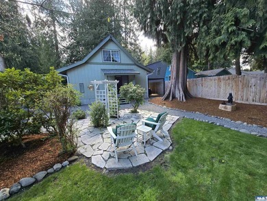 Beautifully Updated 3-Bedroom home sitting on a perfectly - photo 13