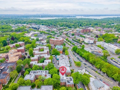 Welcome to this beautiful one-bedroom co-op located in the - photo 17