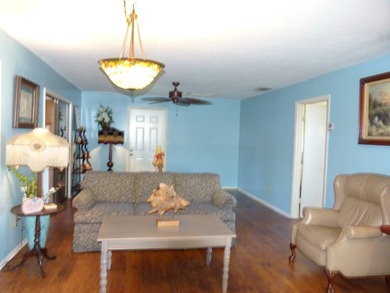 Charming 3/2 Home with Lake Okeechobee Access! Enjoy waterfront - photo 17