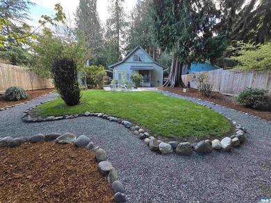 Beautifully Updated 3-Bedroom home sitting on a perfectly - photo 19