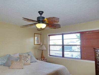 Charming 3/2 Home with Lake Okeechobee Access! Enjoy waterfront - photo 21