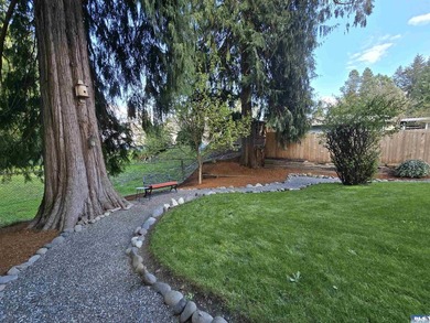Beautifully Updated 3-Bedroom home sitting on a perfectly - photo 21
