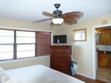 Charming 3/2 Home with Lake Okeechobee Access! Enjoy waterfront - photo 22