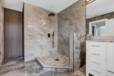 Welcome to this stunning waterfront residence in Thoroughbred - photo 22