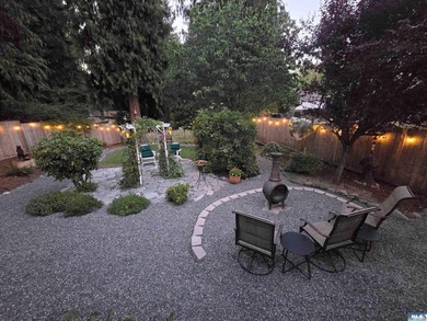 Beautifully Updated 3-Bedroom home sitting on a perfectly - photo 23