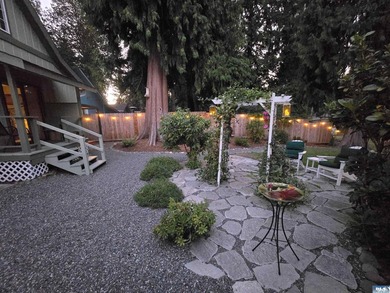Beautifully Updated 3-Bedroom home sitting on a perfectly - photo 27