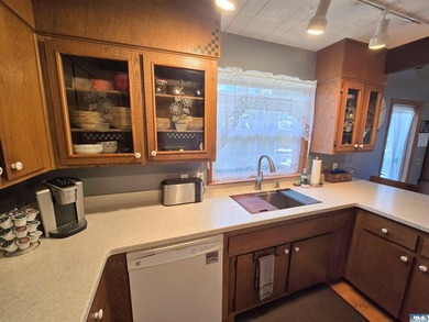 Beautifully Updated 3-Bedroom home sitting on a perfectly - photo 45