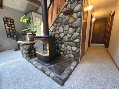 Beautifully Updated 3-Bedroom home sitting on a perfectly - photo 48