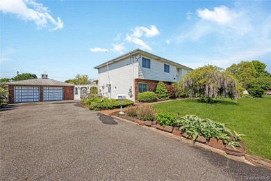 Welcome to this spacious and beautifully maintained 5-bedroom - photo 2