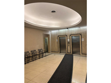 Spacious 1Bedroom, 1 Bath Co-op located in the desirable Grand - photo 5