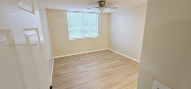 Stunning investment opportunity in the desirable Milano - photo 12