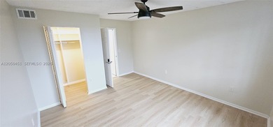 Stunning investment opportunity in the desirable Milano - photo 14