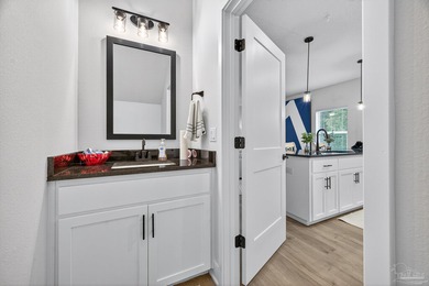 Move In Ready! Located within 20 minutes Downtown Pensacola! - photo 14