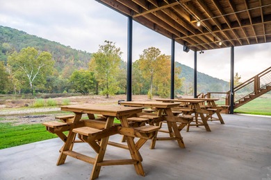 Large riverfront cabin in Glenwood, AR that sleeps everyone and - photo 5