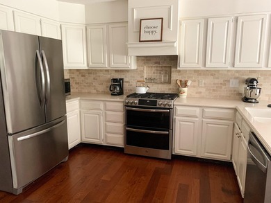 Looking for a well-maintained, move-in-ready home on a quiet - photo 3