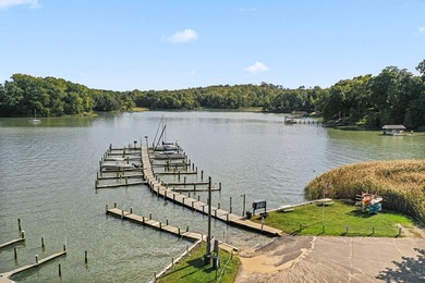 Custom-built 3 bedroom, 2 bath home situated on a spacious 1.5 - photo 33