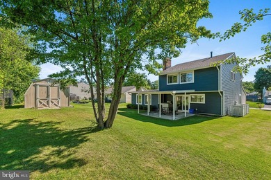 Absolutely stunning four-bedroom 2,5 bath colonial. Roof five - photo 2