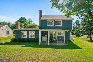 Absolutely stunning four-bedroom 2,5 bath colonial. Roof five - photo 3