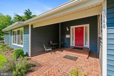 Absolutely stunning four-bedroom 2,5 bath colonial. Roof five - photo 4