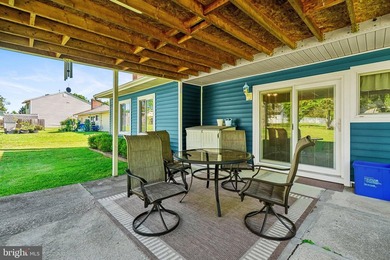 Absolutely stunning four-bedroom 2,5 bath colonial. Roof five - photo 8