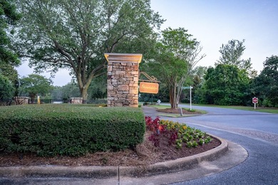 Beautiful single story home with pool situated directly on Kelly - photo 2