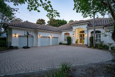 Beautiful single story home with pool situated directly on Kelly - photo 4