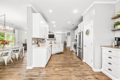 Welcome to this beautiful two-story, 4-bedroom, 2.5-bath home - photo 7