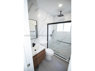 Investor Opportunity - Fully Rented Triplex in Prime Miami - photo 8