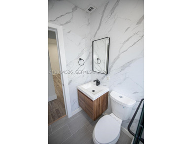 Investor Opportunity - Fully Rented Triplex in Prime Miami - photo 9