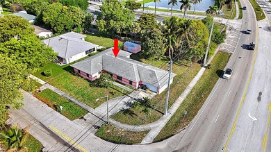 SPACIOUS/HUGE 4/2.5 Baths, (Possible 5-6 Bedroom Home) CBS - photo 1