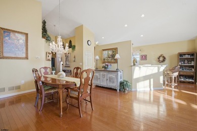 Manchester Village Beauty... Beautiful 3 BR/2BTH Evergreen model - photo 5