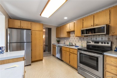 Showings begin tomorrow Tues 5/12/2026 @ 10 am. Offers due - photo 11