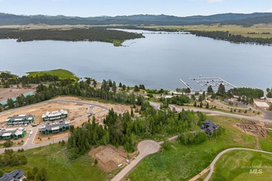 This centrally located property is just a 10-15 minute walk to - photo 11