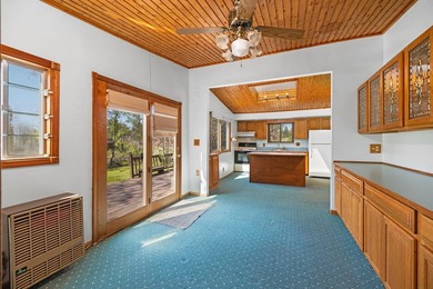Plenty of potential with this spacious 3 bed 2 bath home on 10 - photo 13
