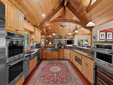 Perched on the prestigious Quail View bluff, this extraordinary - photo 16