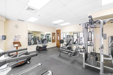 Rare opportunity at Island Colony in the heart of Waikiki! One - photo 19
