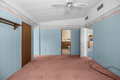Plenty of potential with this spacious 3 bed 2 bath home on 10 - photo 26