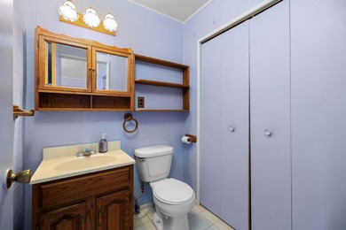 Plenty of potential with this spacious 3 bed 2 bath home on 10 - photo 27