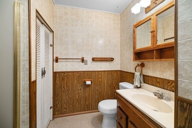 Plenty of potential with this spacious 3 bed 2 bath home on 10 - photo 29