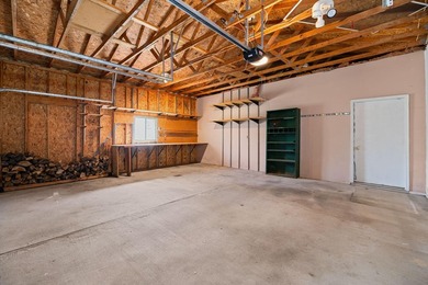 Plenty of potential with this spacious 3 bed 2 bath home on 10 - photo 34