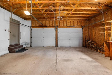 Plenty of potential with this spacious 3 bed 2 bath home on 10 - photo 35