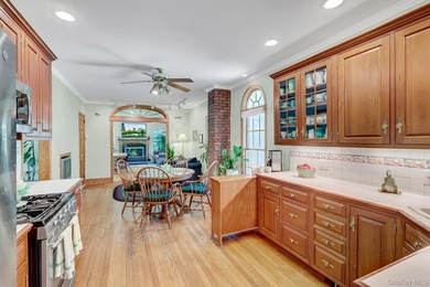 Beautiful, charming and truly one-of-a-kind! Prepare to be wowed - photo 4