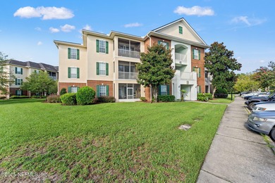 Oakleaf Lake Area Condo For Sale in Orange Park Florida