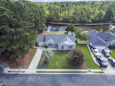 Price Improvement! Beautifully updated 3BR/2BA pond-front home - photo 2