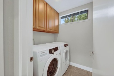 Centrally located in San Jose's Silicon Valley, walking distance - photo 12