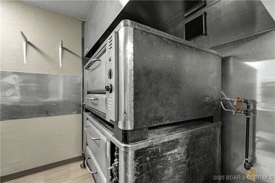 Fully updated commercial property ready for your next venture! - photo 20
