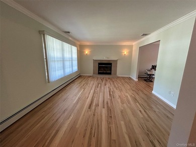 This stunning, meticulously maintained 4-bedroom, 2.5-bath - photo 5